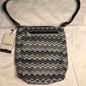 Baggallini cross body town bag